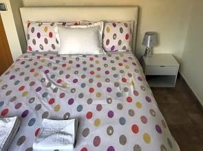 Double Room with Shared Bathroom and Shared Communal Areas R4