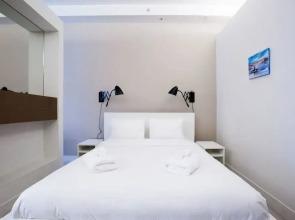 Bright Studio in Gastown by Sonder