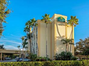 La Quinta Inn & Suites by Wyndham West Palm Beach Airport