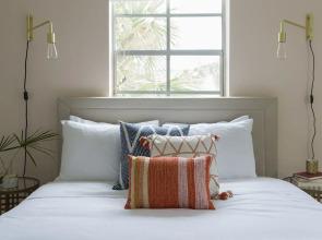 Colorful 2BR in Miami River Inn