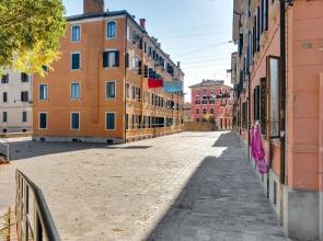 Cozy Apartment with Garden in Dorsoduro