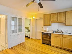 Charming Albany Retreat ~ 3 Mi to Downtown!