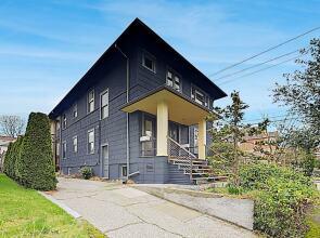 2402 9th Ave W Duplex 2 Bedrooms 1.5 Bathroom Duplex