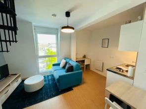 We Live In R - Duplex 502