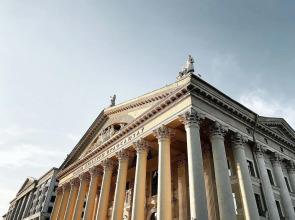 Cozy apartment on Independence Avenue
