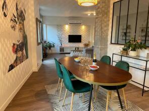 Très bel appartement central, au calme avec balnéo