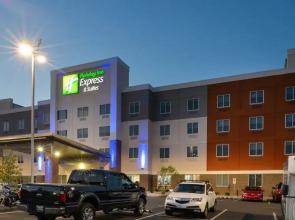 Holiday Inn Express & Suites Lexington East - Winchester Rd