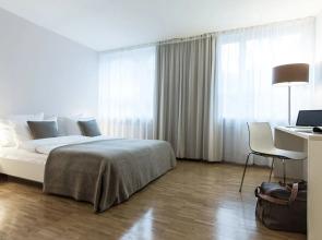 Bob W Munich Schwabing