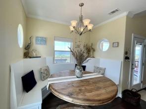 Beachy Beach 3 Bedroom Home by Redawning