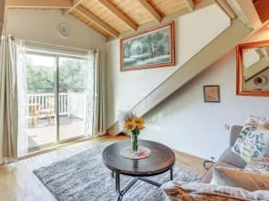 Home w/ 2 Decks - 2 Mi to Lake Gregory Dog Park!
