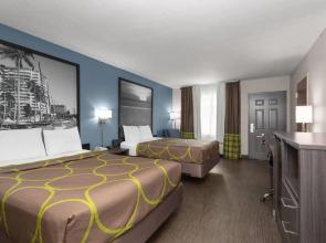 Super 8 by Wyndham Dania/Fort Lauderdale Arpt