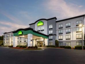 Wingate by Wyndham Charlotte Speedway/Concord