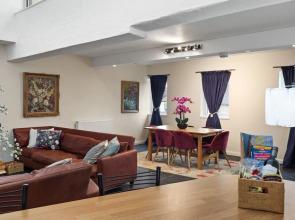 Charming 3-bed Apartment in Haverfordwest