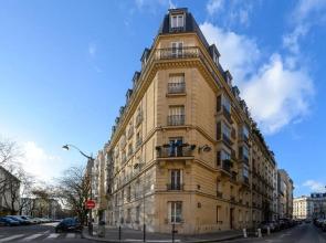 Daumier - New 2 Bdrs Flat near la Seine