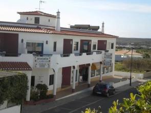 Quartos e Apartamentos Atalaia