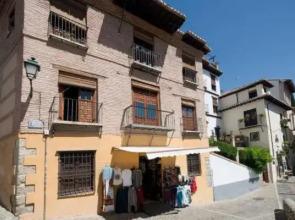 Stunning Alhambra view balconies, in the Albayzin