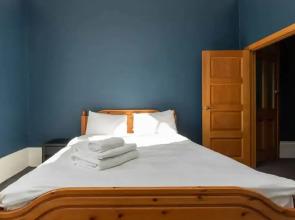 Charming 2 Bedroom House in Angel