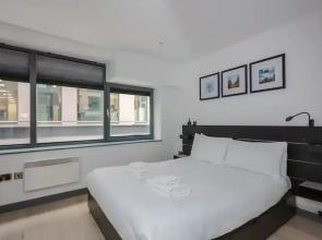 Stylish 1 Bedroom Apartment in Holborn in a Great Location