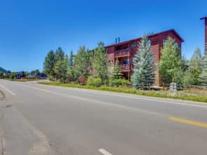 Walk to Main Street: Grand Lake Condo w/ Patio