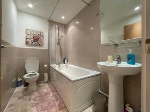 London Bridge apartment