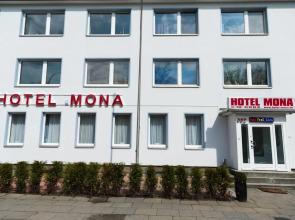 Hotel Mona