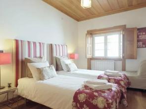 Localtraveling Castle In Historic Centre