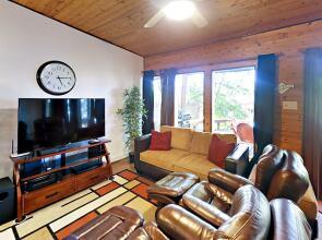 2BR Chill Ville With A View by RedAwning