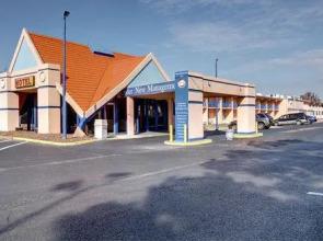 罗拉骑士酒店(Knights Inn Rolla)