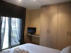 C.J. 2 Brussels Apartment