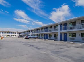 Motel 6 San Bernardino, CA - Downtown