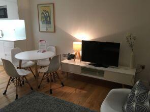 Still Life Warren Street Deluxe