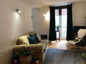 The Edmonstone's Close Residence No2