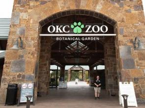 Modern Rustic 3 -bedroom 2 Bathrooms Carport