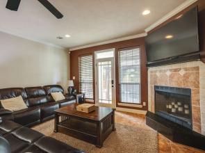 College Station Family Home: 3 Mi to Texas A & M!