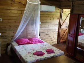 Gîtes Les Lodges des hauts de Deshaies bungalow Grenadine