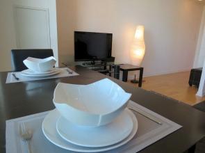 Toronto Suite Rentals - Maple Leaf Sq