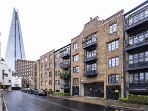 Bridgwalk Apartment by Flexystays