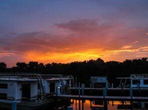 Grand Lakefront Resort Club Usa / Holly Bluff Mari