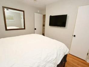 Remodeled Home 1 Mile From Notre Dame 1150