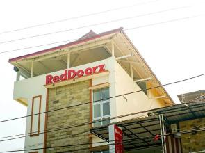 RedDoorz Plus near Malang Airport