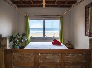 Pura Vida Tofo Beach House