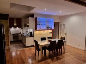 Chambre d'Hôtes sde, wc privé climatisé dans loft 80m2 Espace commun avec les habitants Salon et cuisine