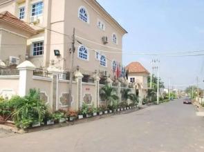 Ladalob Royal Suites