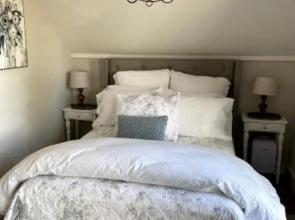 The Farmhouse Inn & Kitchen, 2 blocks from Downtown Whitefish, Montana