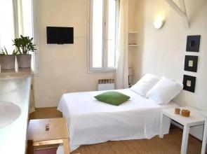 Place des Cardeurs Apartment