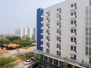 Comfy 2BR (No Kitchen) Apartment at Aeropolis Crystal Residence