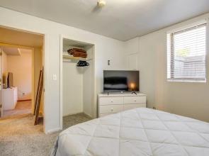 Sturgis Apt: 1 Mi to Sturgis Motorcycle Rally!