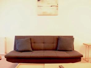 Modern 3 Bedroom Apartment Near City Airport