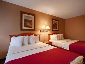 The Parkwood Inn & Suites