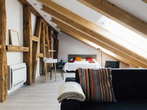 AT Plaza Mayor, Calixto Fernández de la Torre 2